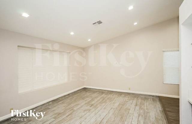 354 Bekasina Drive Gallery 2