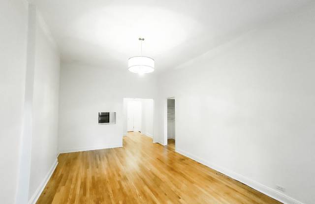 275 5th St Gallery 1