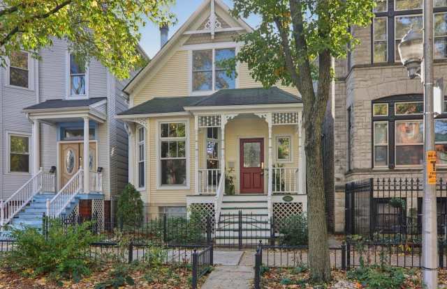 1027 W Newport Avenue - 1027 West Newport Avenue, Chicago, IL 60657