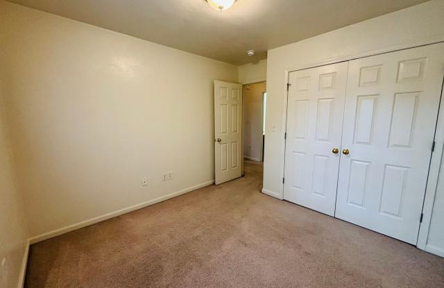 3 Bedroom 2.5 Bath Townhouse Gallery 4