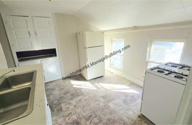 2223 Peach Street - 3 photos photos
