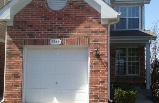 Lombard End Unit T.H. 2BR 2.5BA Full Bsmt. Elizabeth Crossing - 2042 South Lincoln Avenue, Lombard, IL 60148