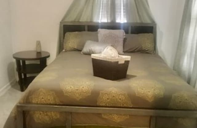 815 Churchill Ct - 815 Churchill Court, Stone Mountain, GA 30083