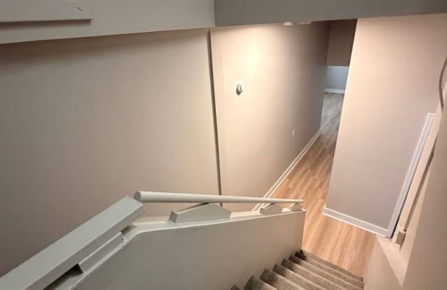 Beautifully Renovated 3 BR House! Gallery 4
