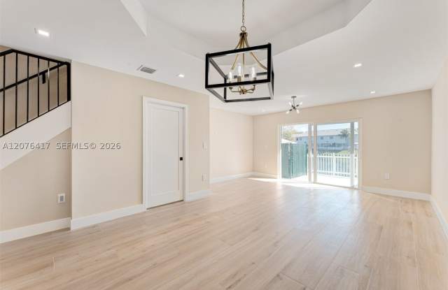 14325 SW 121st Pl Gallery 1