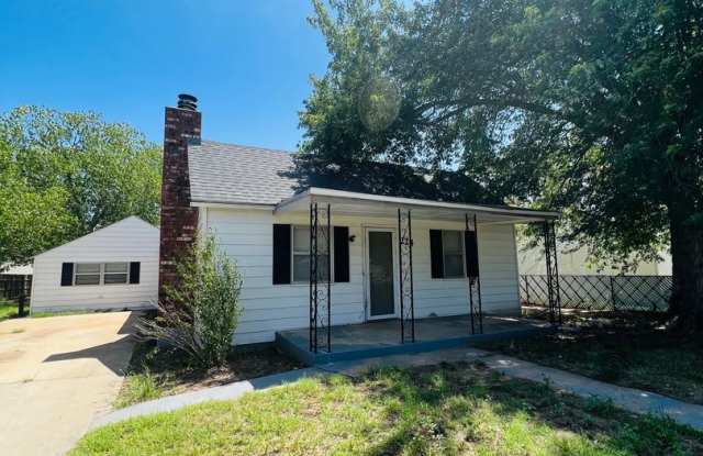 4 Bedroom in Woodward! - 224 7th Street, Woodward, OK 73801 4 Bedroom in Woodward! - 224 7th Street, Woodward, OK 73801