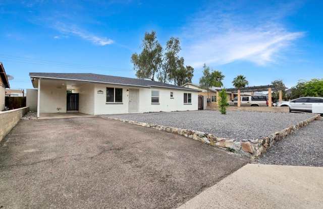1216 E Desert Park Gallery 3
