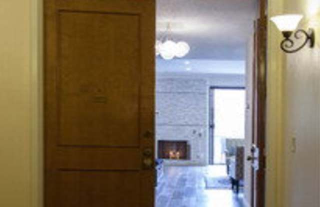 1271 Granville Avenue Gallery 2