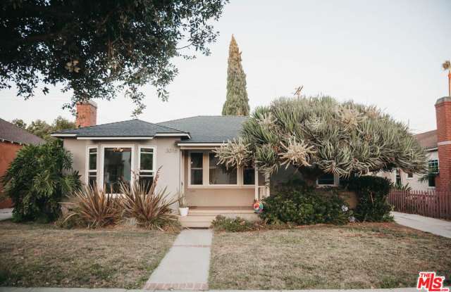 3016 Oakhurst Avenue photos photos