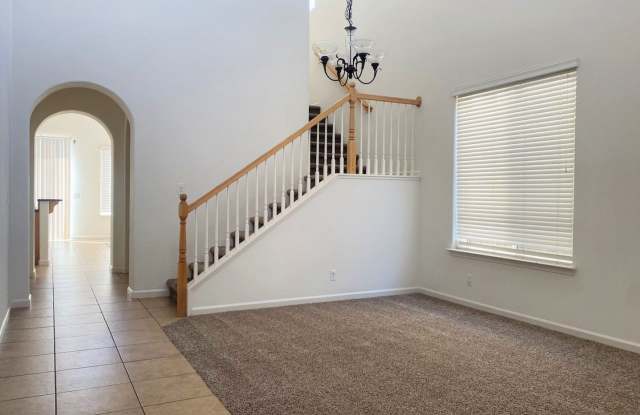 Spacious 3/2.5 ready to be called home!!!! Gallery 3