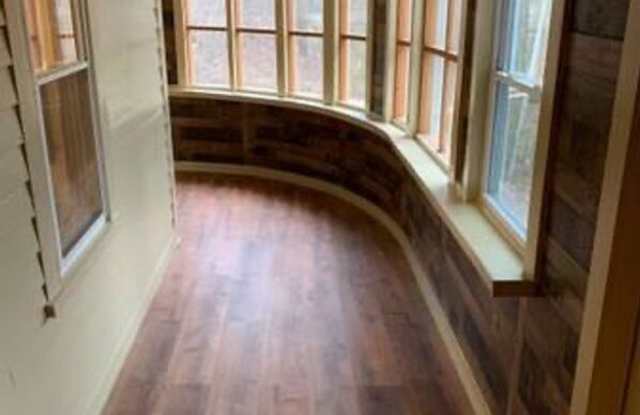 1277 Southampton Rd Gallery 4