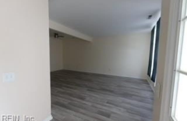 13444 High Gate Mews Gallery 2