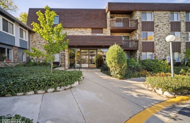 922 E Old Willow Rd - 922 Seminole Lane, Prospect Heights, IL 60070