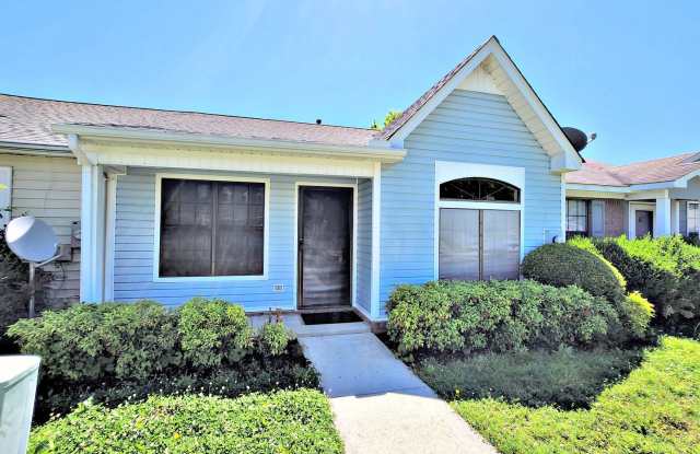 Single Story Condo FOR RENT Decatur 2BR - 2930 McDonald Drive Southwest, Decatur, AL 35603