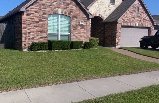 7634 Rancho Vista - 5/bedroom 3.5/bathroom - $3,500/month photos photos