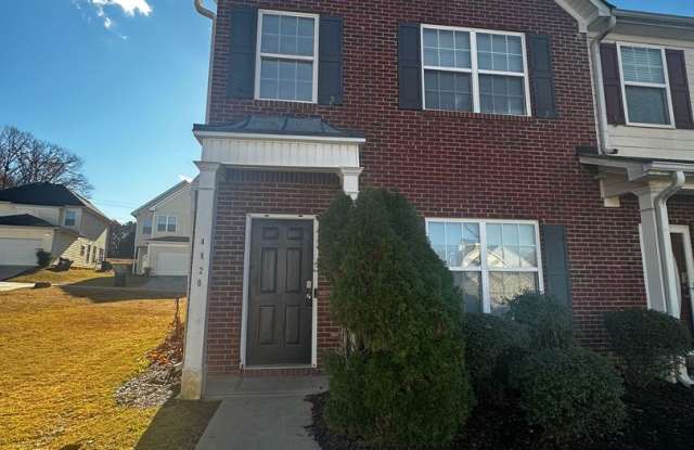 Spacious 3-bedroom, 2.5-bathroom End-unit townhome photos photos