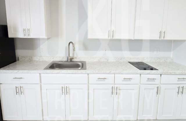 2 BR/1 BA Gallery 3