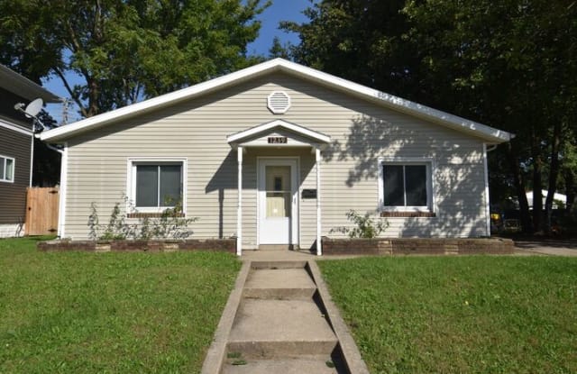 1239 East Madison Street - 1239 East Madison Street, South Bend, IN 46617
