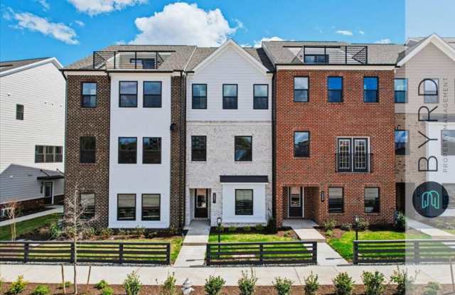 231 Golden Haze Aly photos photos