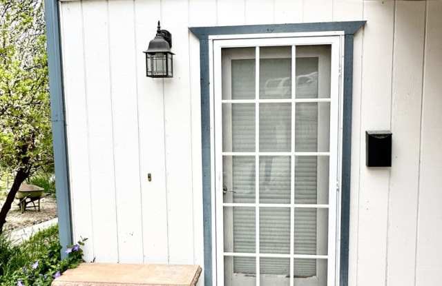 Quiet 1 Bedroom 1 Bathroom Furnished Apartment Home Available 06/01/2026 Rent Price Includes ALL UTILITIES!! photos photos