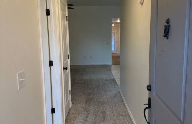 HOME FOR LEASE – 11513 Southwest 8th Circle, Yukon, OK 73099 Gallery 4