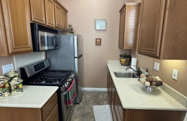 1668 Thompson Ave photos photos