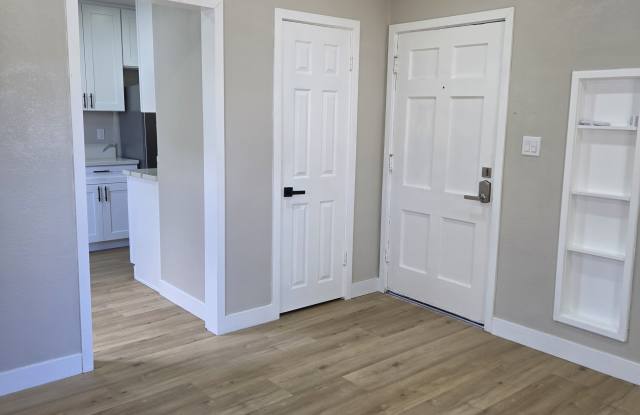 4245 41st Street - A Gallery 3