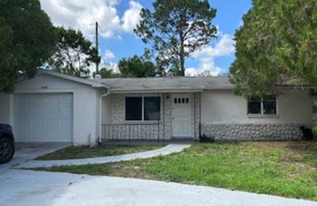 Well maintained 2/1 in a quiet neighborhood photos photos
