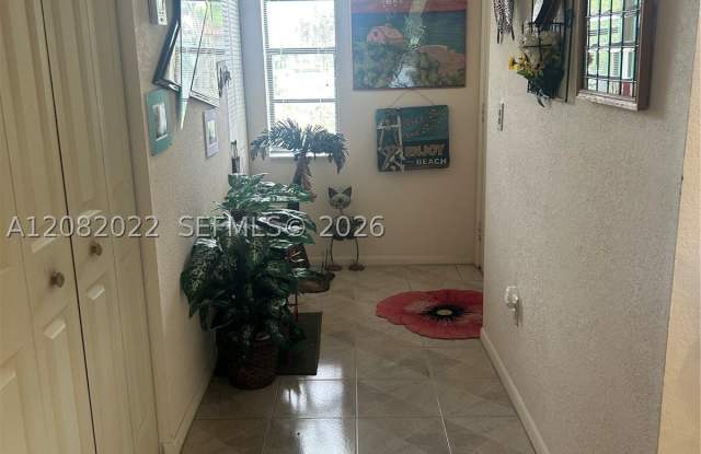 9205 Pecky Cypress Ln Gallery 2
