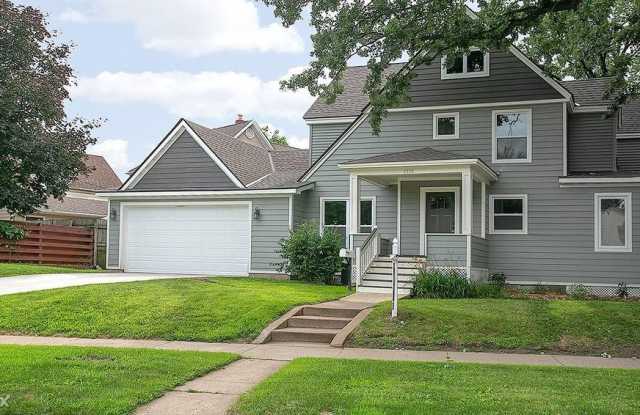 896 Raymond Avenue - 896 Raymond Avenue, St. Paul, MN 55114