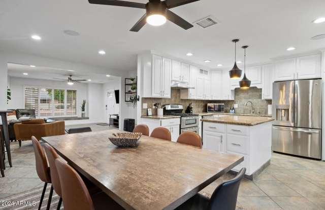 8336 E SELLS Drive photos photos