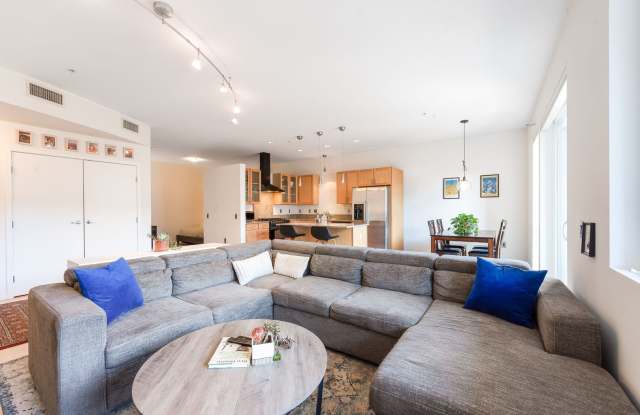 1BD, 1BA Downtown Denver Condo with Garage Parking Spot photos photos