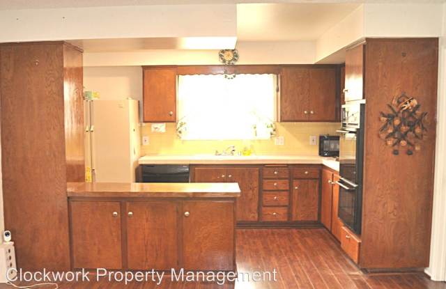 3244 E Millridge Dr Gallery 4