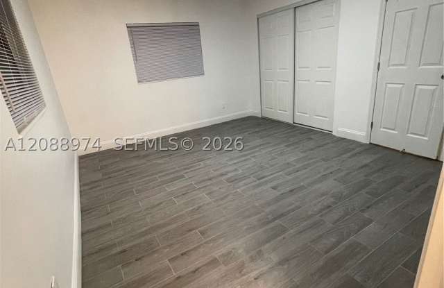 2924 Sherwood Ln Gallery 1