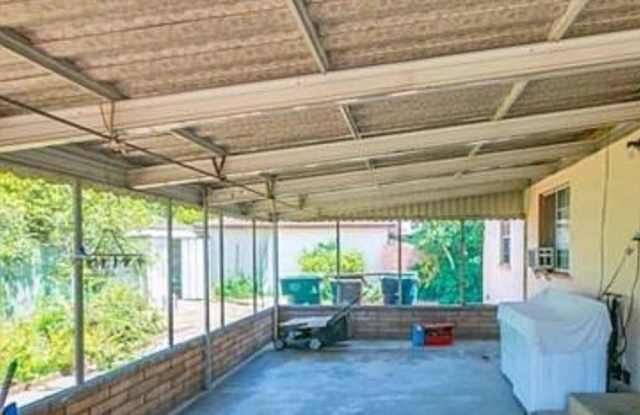 4445 Whitney Drive Gallery 4