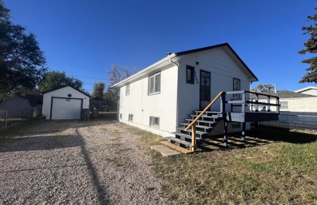2409 East 11th Street - 1 - 2409 East 11th Street, Cheyenne, WY 82001
