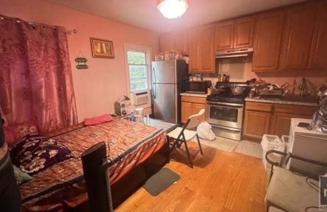3322 FARRAGUT ROAD Gallery 2