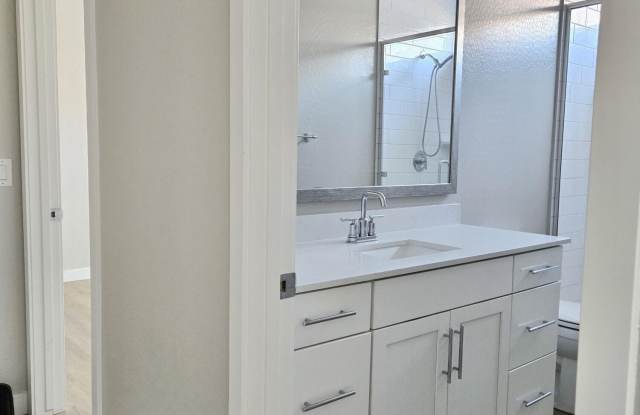 2568 E KINGBIRD Drive Gallery 4