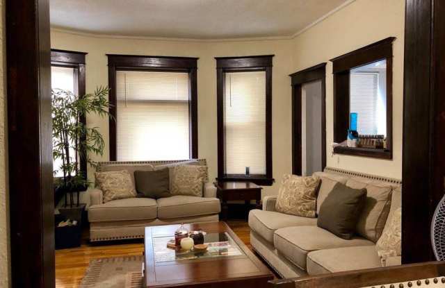 507 Minnehaha Avenue East Gallery 2