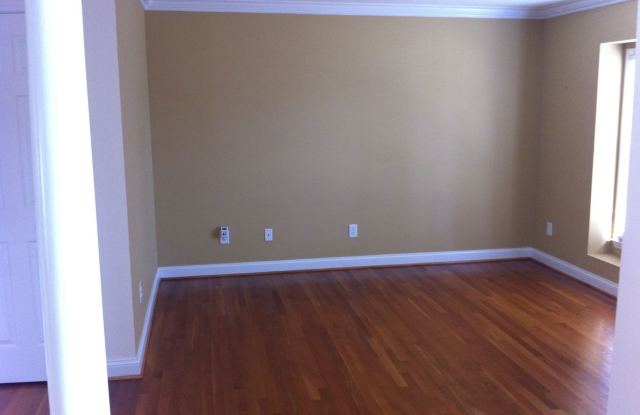 1421 Wisteria Court Gallery 2