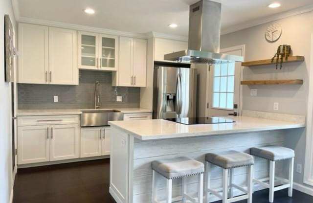Split level townhome in Aiea! PET FRIENDLY! photos photos