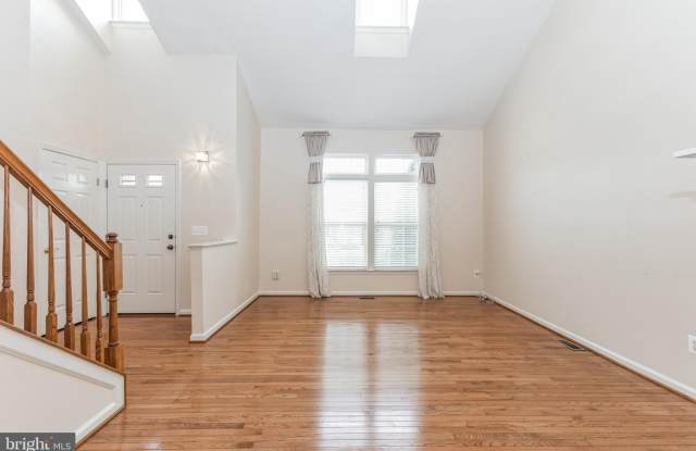 20884 CONESUS Square Gallery 3