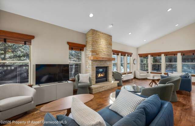 225 Juniper Court Gallery 4