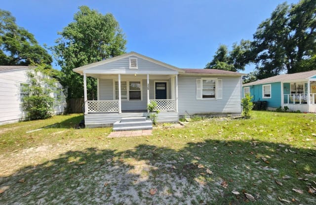 320 Chaseville St - 320 Chaseville Street, West Pensacola, FL 32507