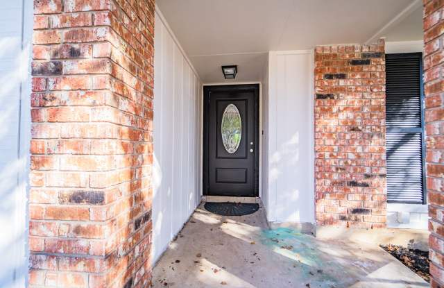 Updated 4 Bed / 2 Bath Home in Northwest San Antonio Gallery 4