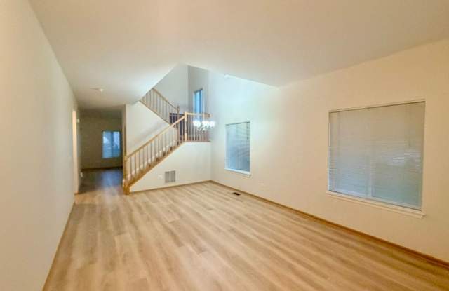 Spacious  & Beautiful 3 bedroom home with 2.1 bath. Gallery 3