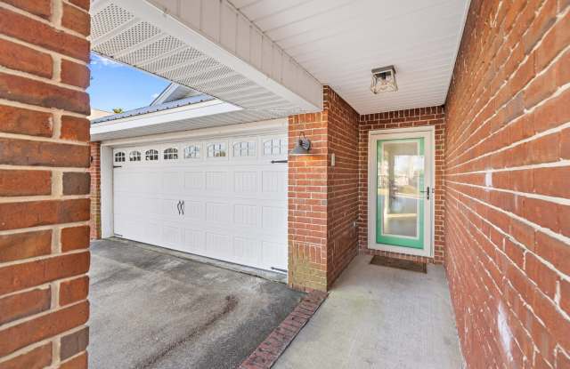 4622 Windstarr Drive Gallery 3