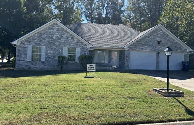 101 Nemours Ct - 101 Nemours Court, Maumelle, AR 72113