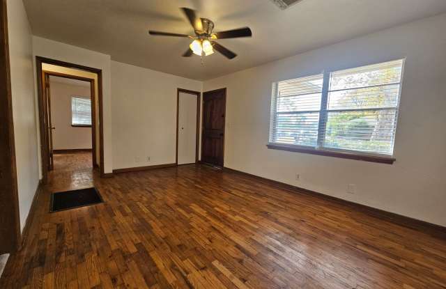 (2) Bed/(1) Bath Walking Distance to OU Campus Avail NOW! Gallery 4