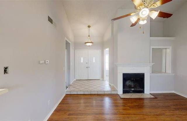 3304 Fairview Drive Gallery 2